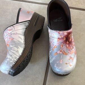 Dansko Women's Floral Mules - Pink and Orange